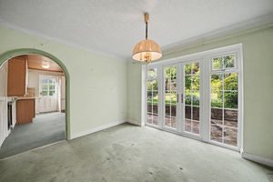 Dining room- click for photo gallery